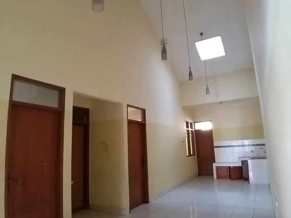 DIJUAL RUMAH DI TAMAN KOPO INDAH III kab bandung- plafon tinggi; AC, water heater  ^MKS