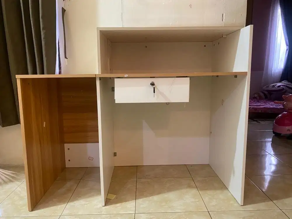 MEJA KASIR + ETALASE AKRILIK