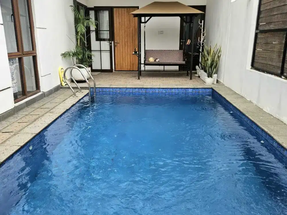 Turun harga dijual cepat rumah hook private pool di Metland cakung