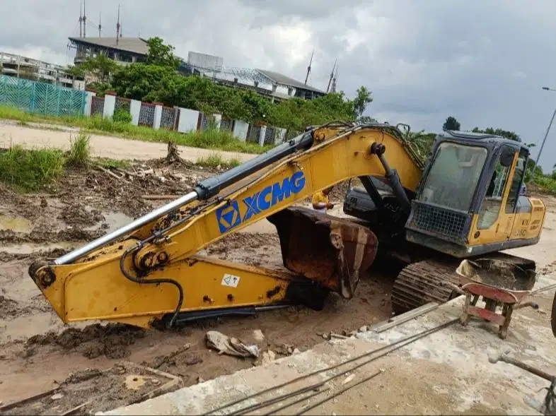 JUAL UNIT XCMG EXCAVATOR XE215C & KEIHATSU BREAKER KHB230 TAHUN 2022