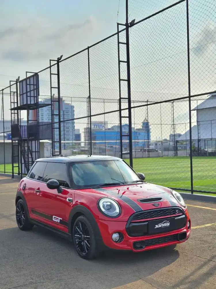 Mini Cooper S Red ON Black 2Doors