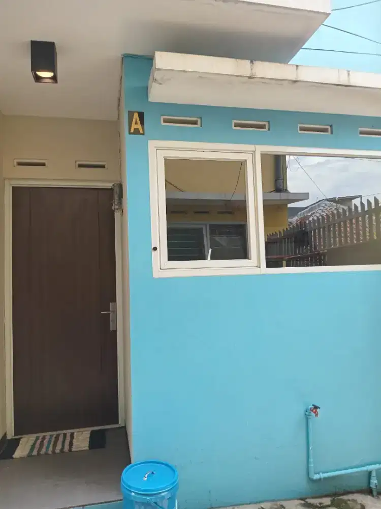 Rumah minimalis 2 lantai pusat kota