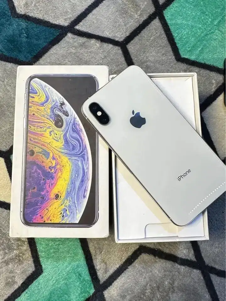 iPhone xs 64 inter