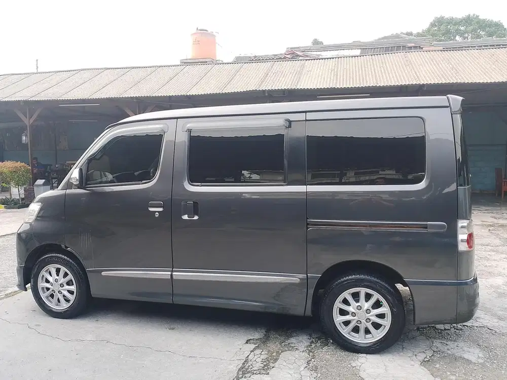Daihatsu Luxio 2016 Bensin