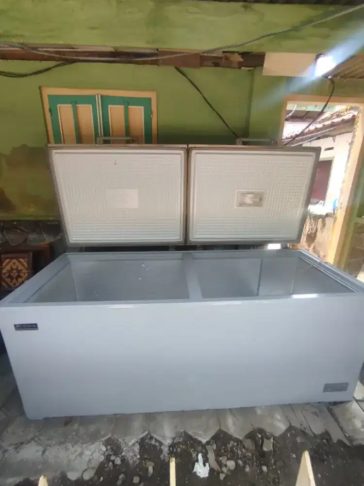 Freezer Box Modena 750L normal no kendala orisinil