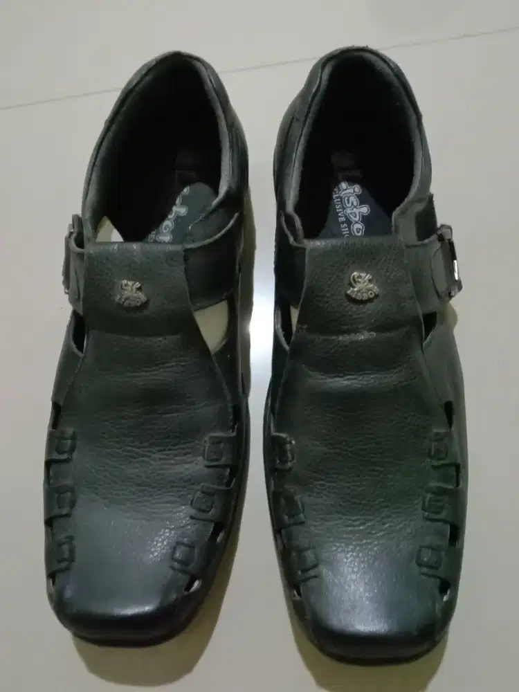 Sepatu pantopel