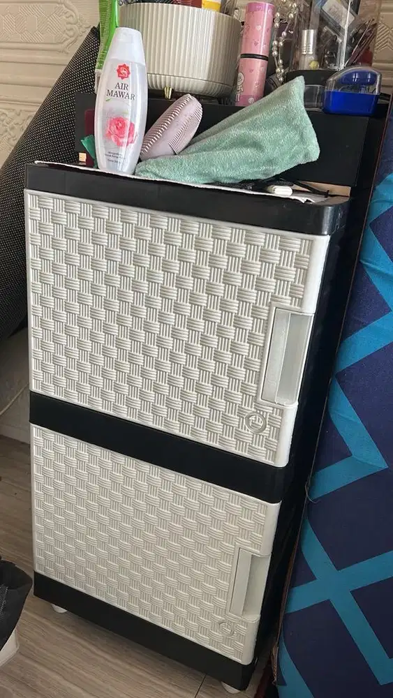 Dijual lemari plastik