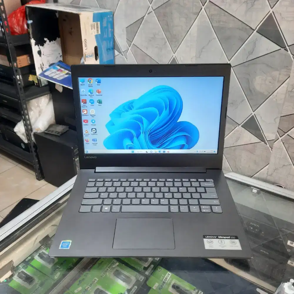 Lenovo ideapad 330, Celeron N4000, RAM 8GB, SSD 128GB, Layar 14 inch