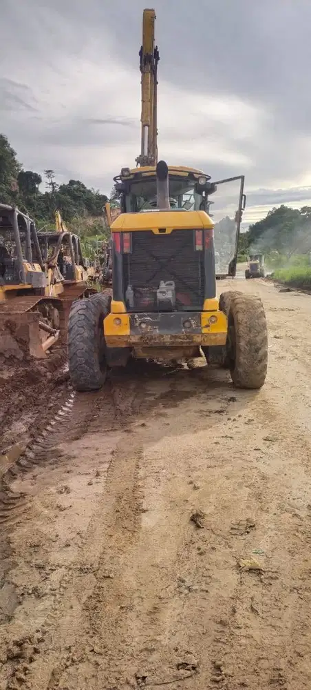 JUAL UNIT ALAT BERAT CATERPILLAR MOTOR GRADER 120K TAHUN 2018