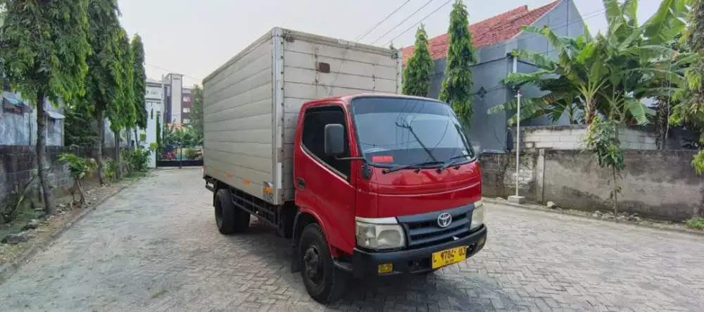 Toyota Dina 130XT 2012 BOX