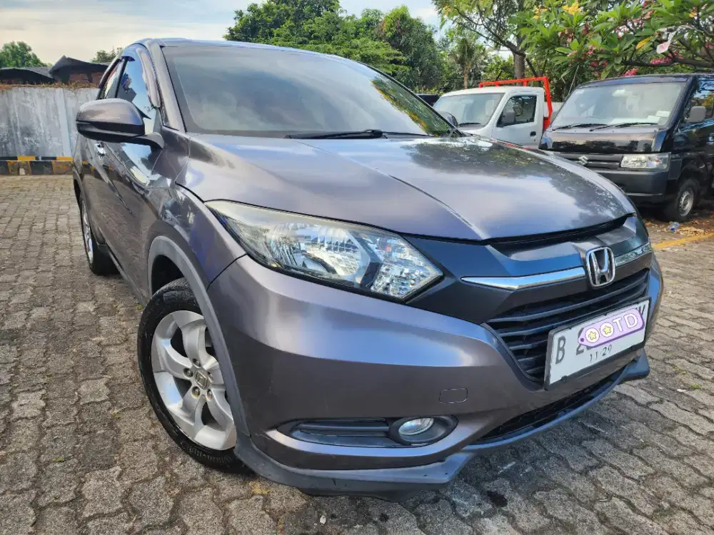Honda HRV E CVT 2015 Abu Metalik Low kilometer 75 rban