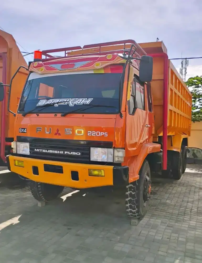 DUMP TRUK MITSUBISHI FUSO FN 527 MS  TAHUN 2018 TRONTON 6X4