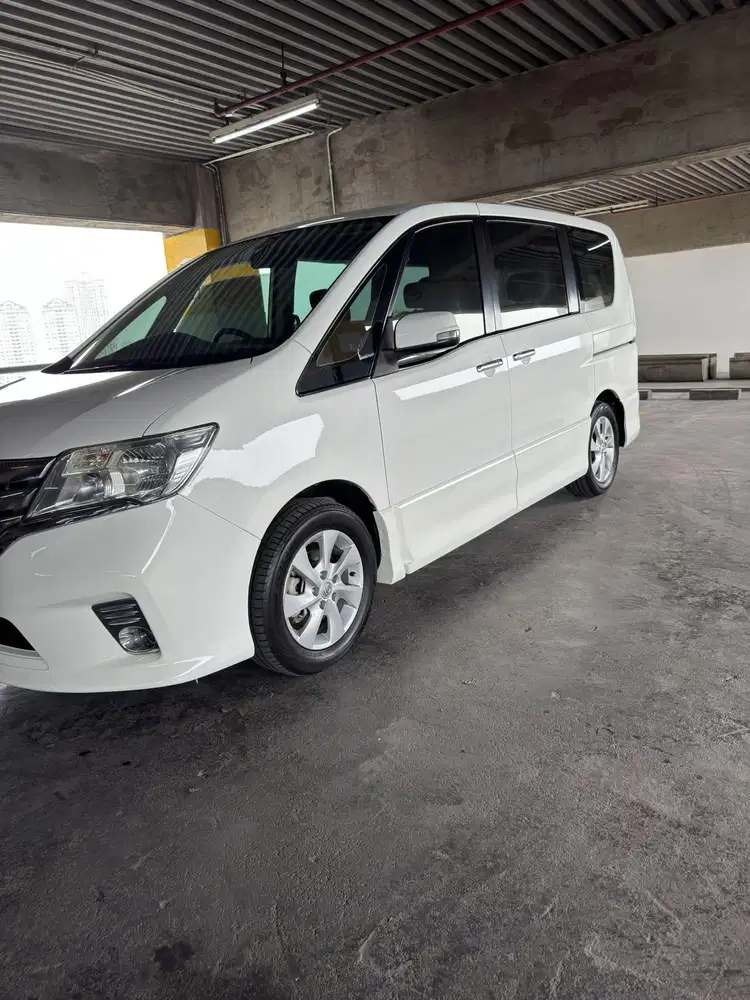 Nissan serena 2014 hws tgn 1 dp 10 jt saja