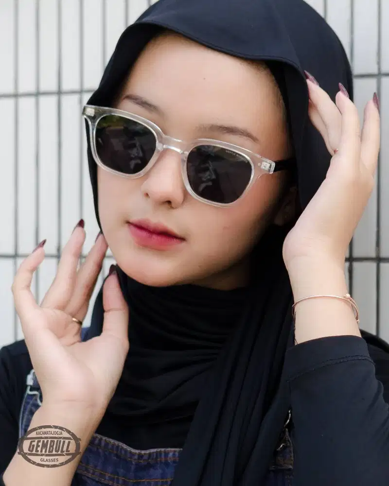Gembull Umy -Kacamata Hitam Kotak Simple dan Nyaman Dipakai- Yamika 03