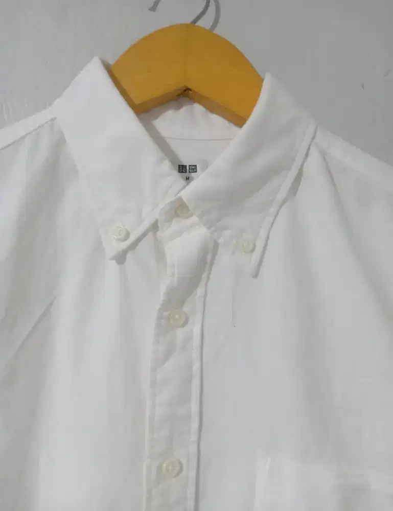 Kemeja Putih Uniqlo Size M