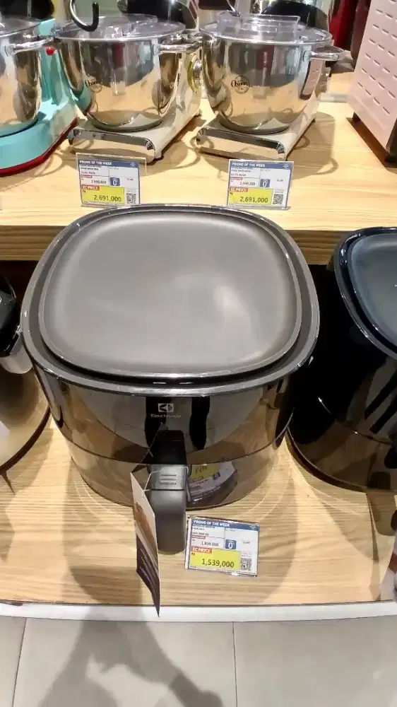 ELECTROLUX AIRFRYER