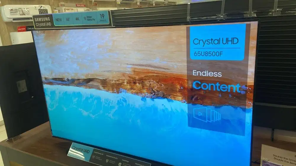 SAMSUNG UHD SMART TV 65inch