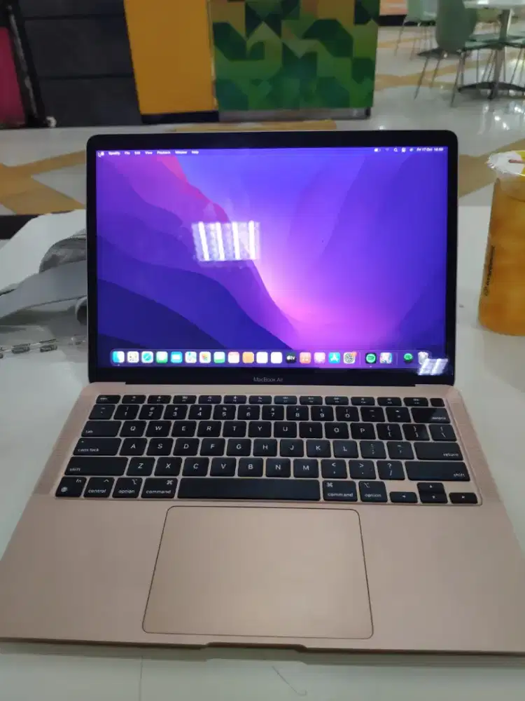 MACBOOK AIR M1  8/256gb