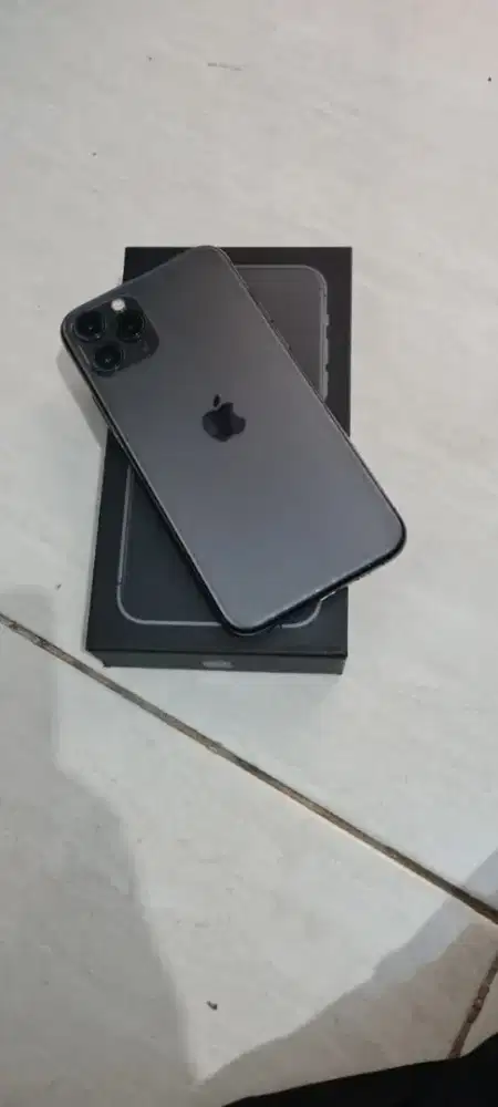 iphone 11 pro 64Gb.fullset nominus. Inter LLA, aman. Siap riset