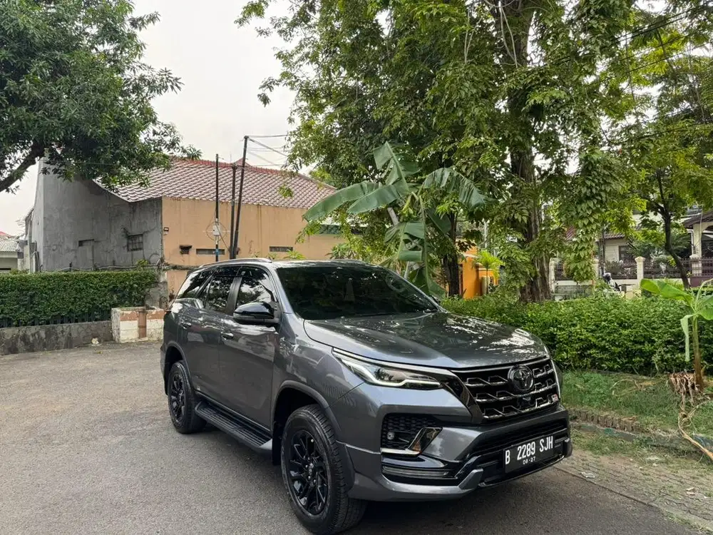 {km 30rb} Fortuner Gr Sport 2.8 At Diesel 2022