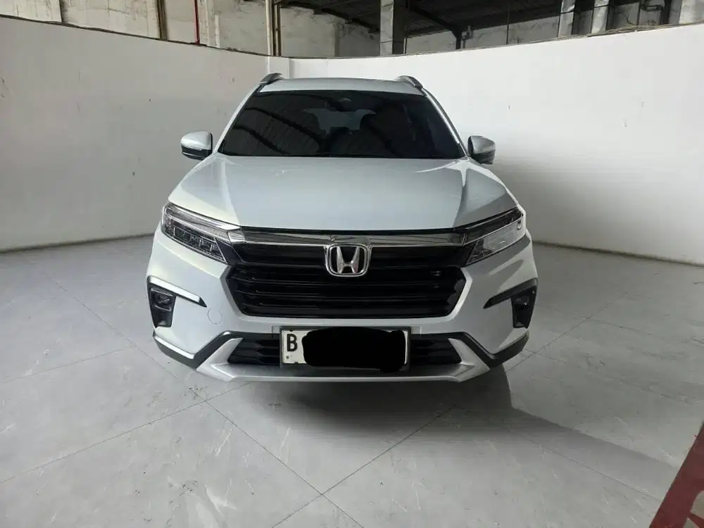 low km baru 26rban Honda BRV Prestige Sensing AT ( Matic ) 2023 Putih