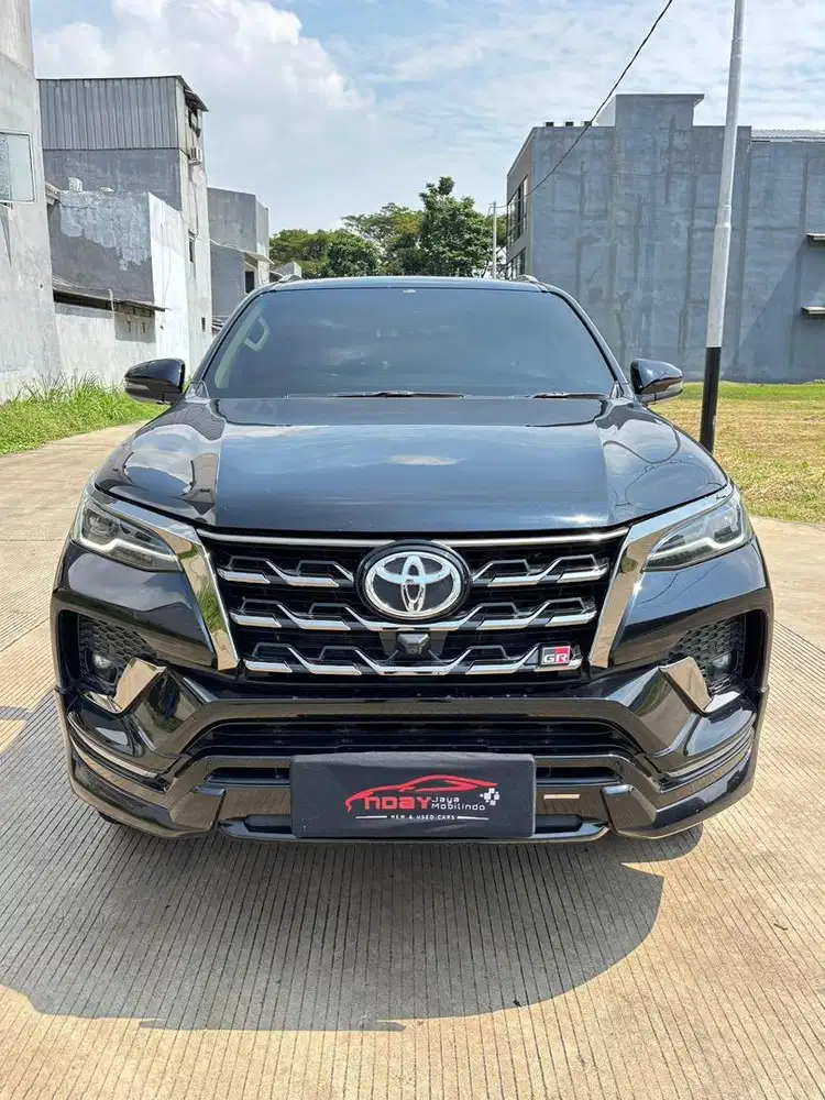 Toyota Fortuner VRZ 2.8 GR SPORT 2022 Automatic ( Hitam Metalik )