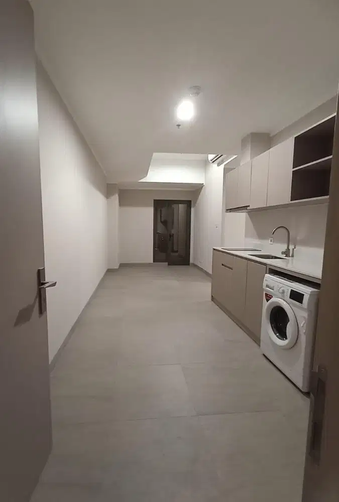 disewakan 3 bedroom semi furnish menara jakarta