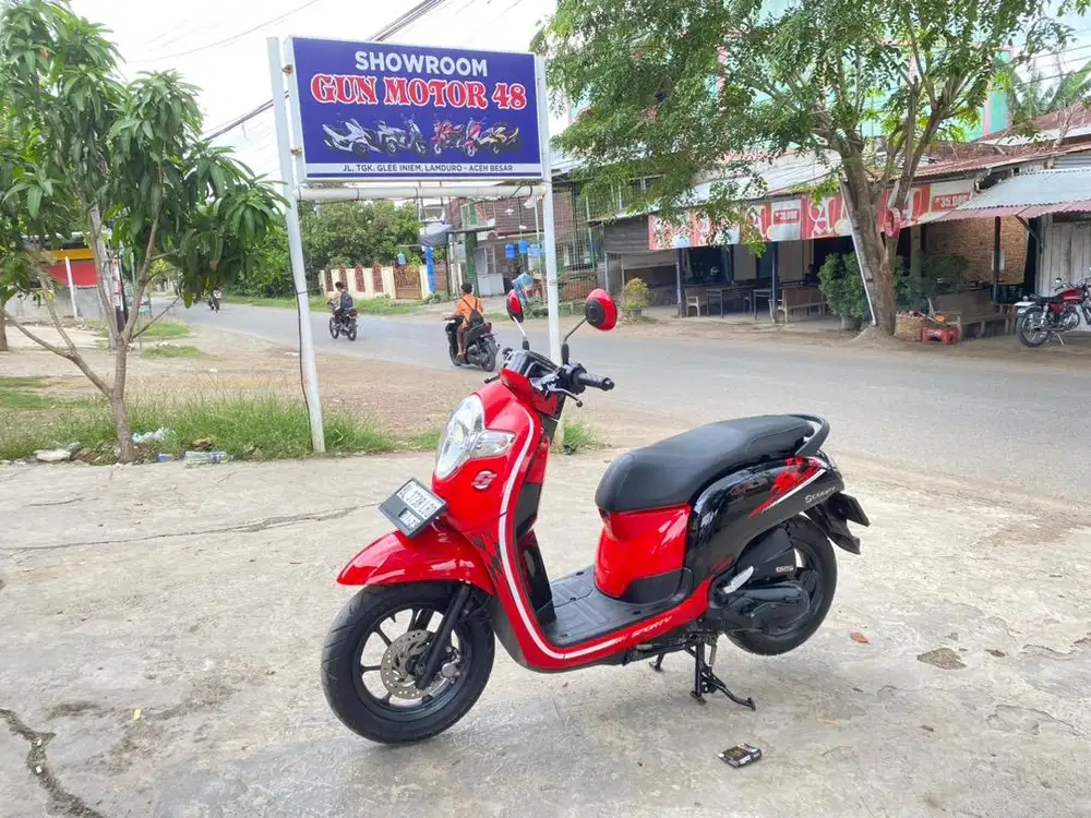 Di jual honda scoopy tahun 2019