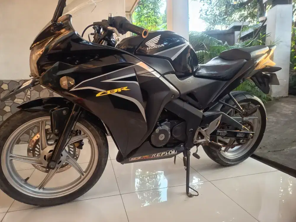 Di jual Honda CBR 150 cc