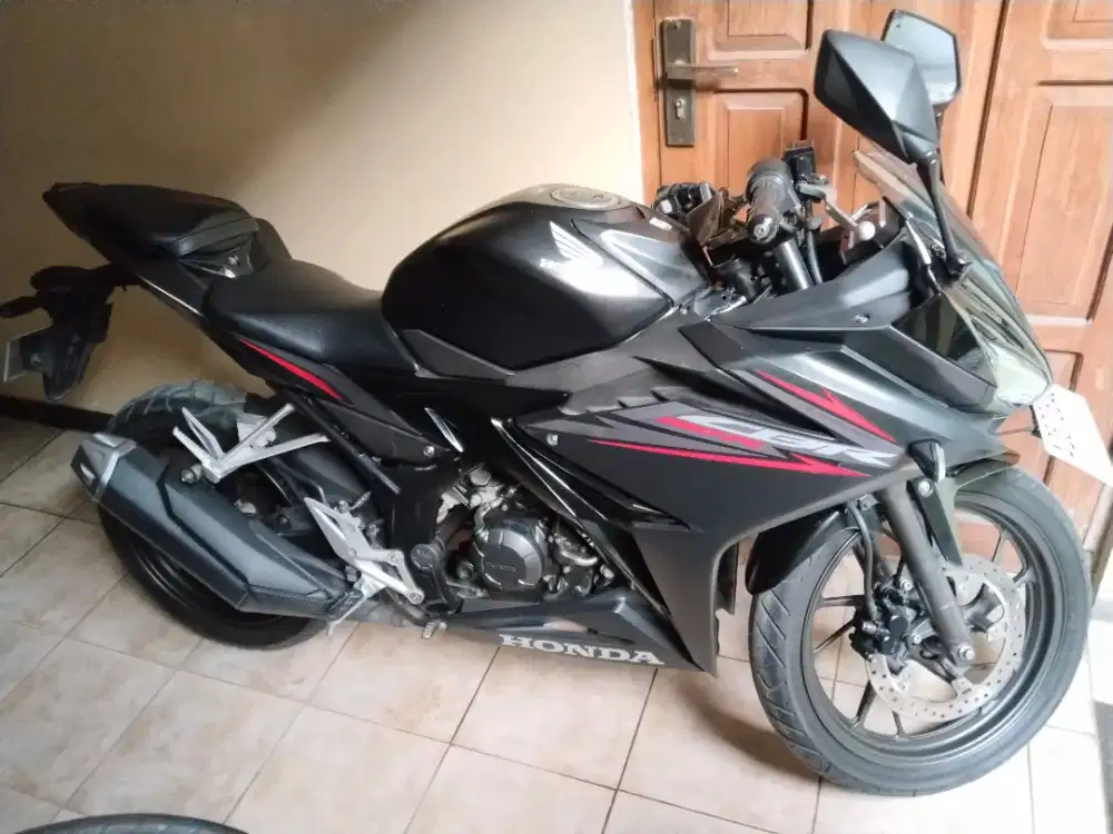 Honda CBR 150R tahun 2018