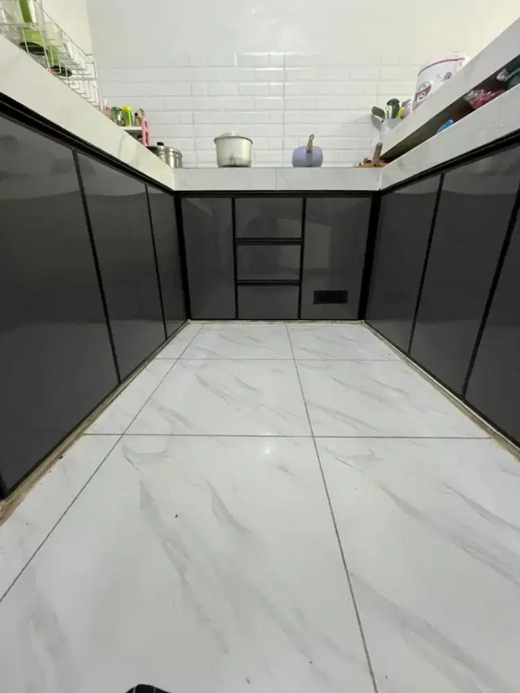 Pintu wastafel bawah/ KITCHENSET FRAMELES