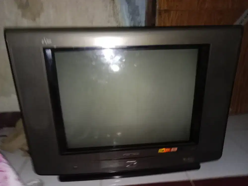 Televisi Polytron tabung kaca slime