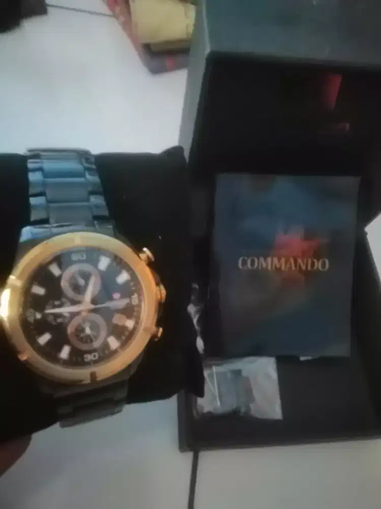 Jual arloji merk commando ori ada sertifikat nya,jarang dipakai,