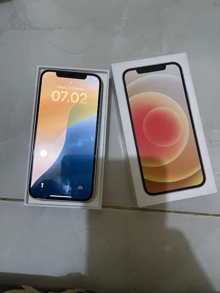 WTS iPhone 12 128 GB Beacukai!