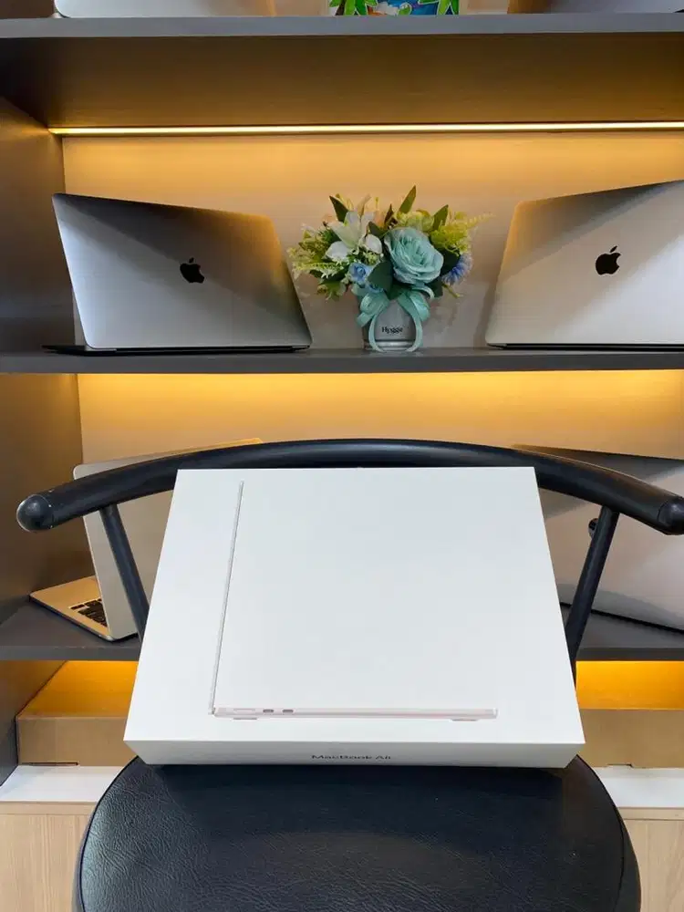 MacBook Air M3 2023 Baru Ram 24 GB Storage 512 GB Warna Starlight
