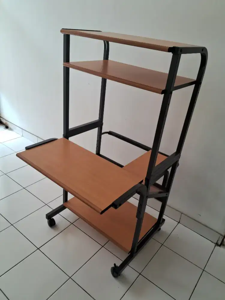 Meja komputer ( bs utk fungsi lain )
