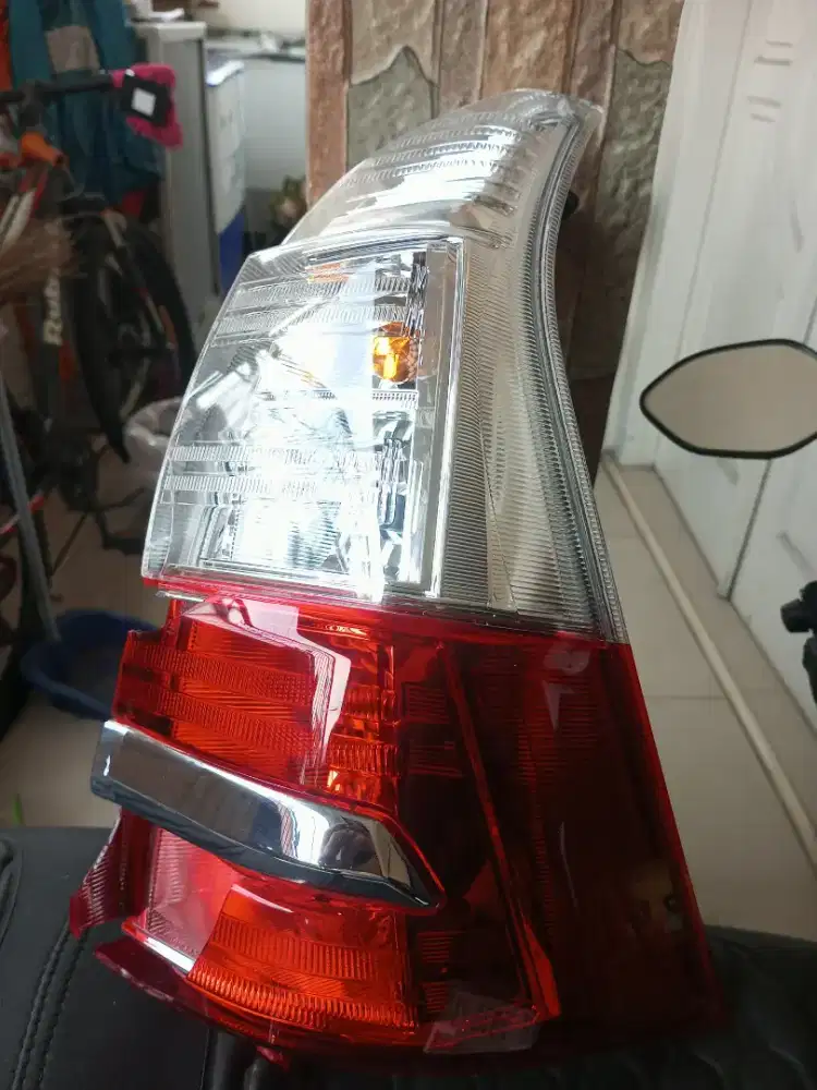 LAMPU BELAKANG AVANZA 2019