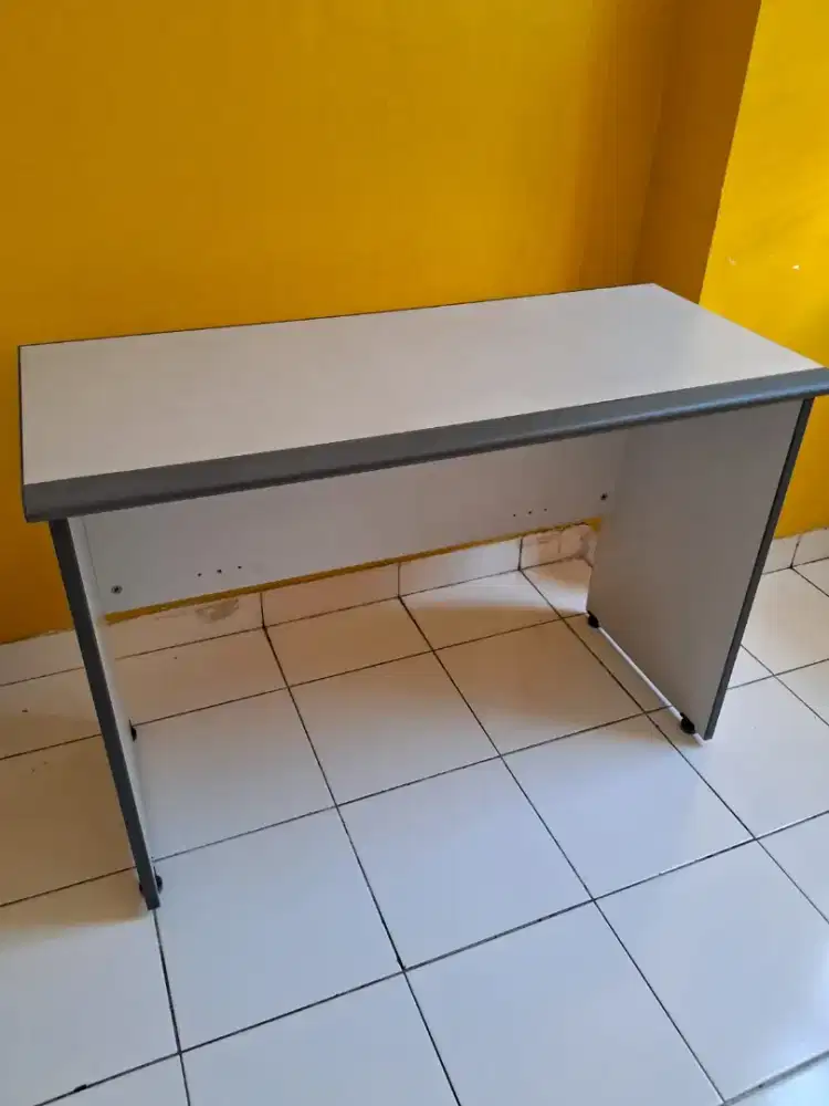 Meja proyektor ( utk presentasi)