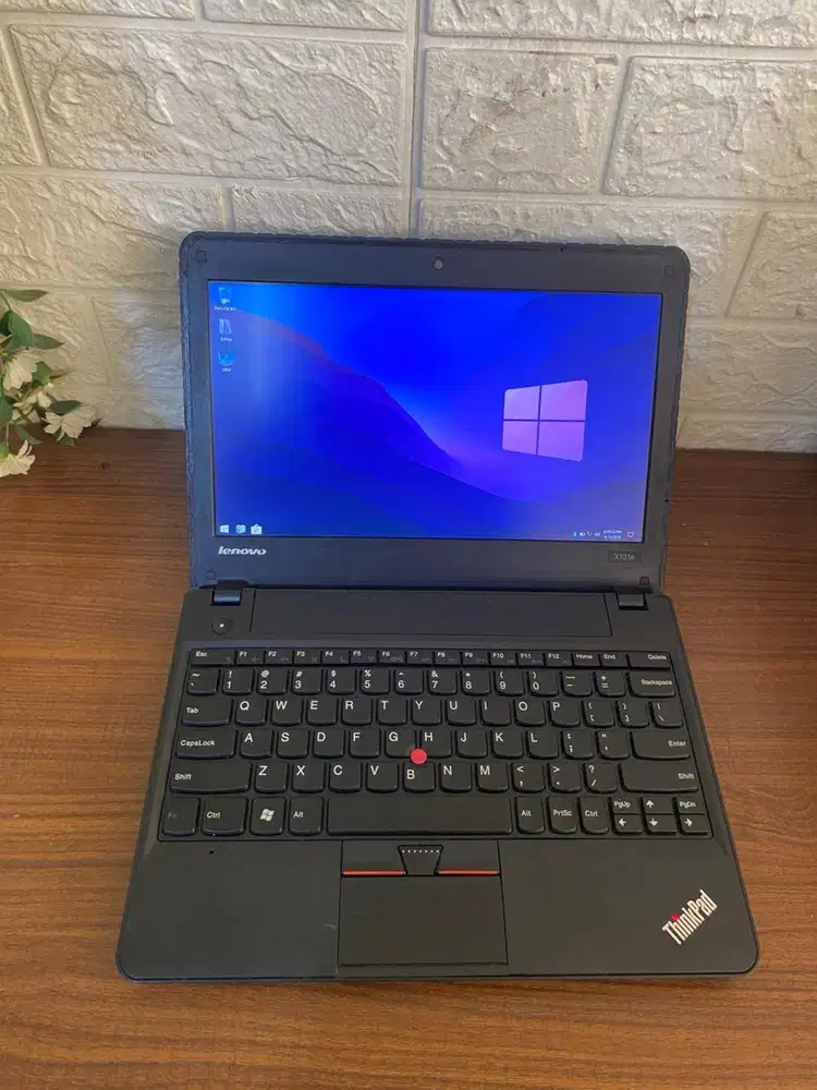 Laptop Thinkpad X131e intel celeron Ram 4GB Ssd 256GB