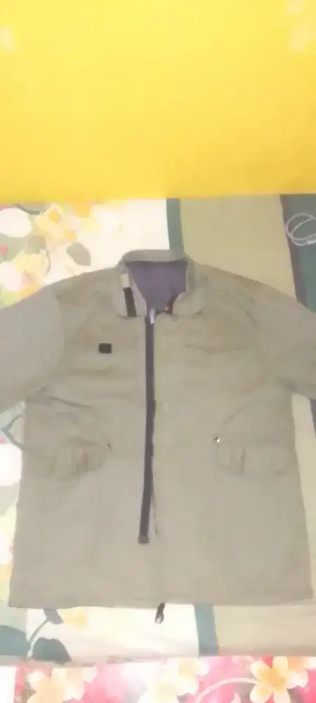 Jaket Army dan sweater