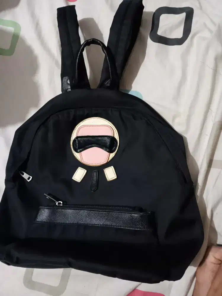 Tas Ransel Hitam