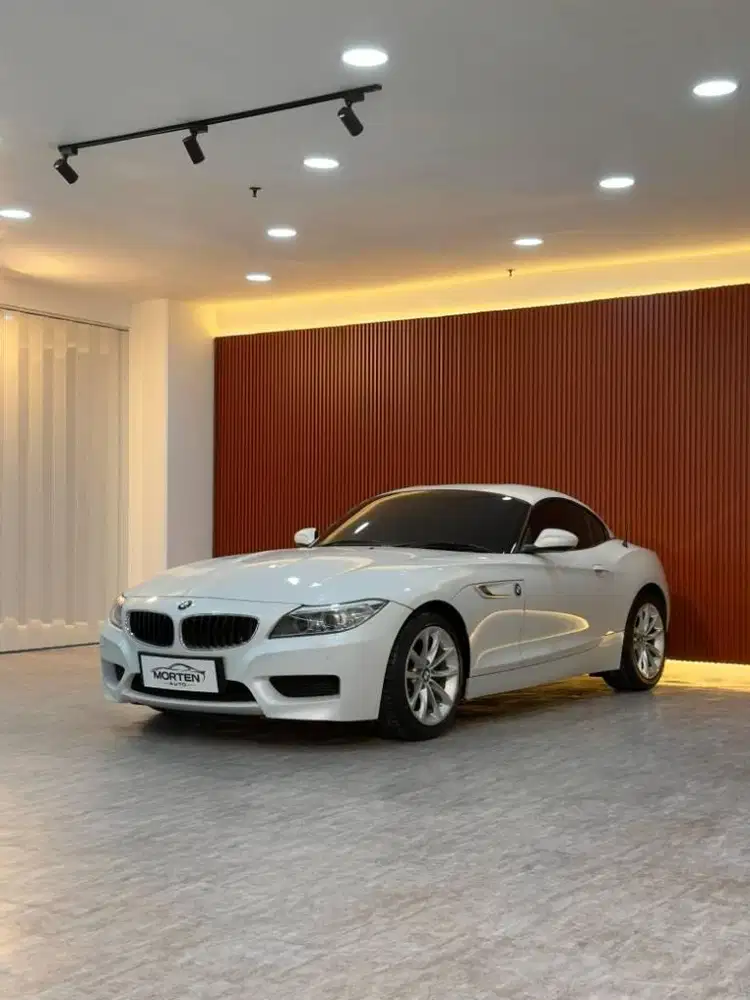 Bmw Z4 Sdrive 20i CBU AT Tahun 2013 Km 24 Rb Antik