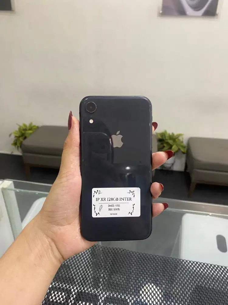 IPHONE XR 1268GB