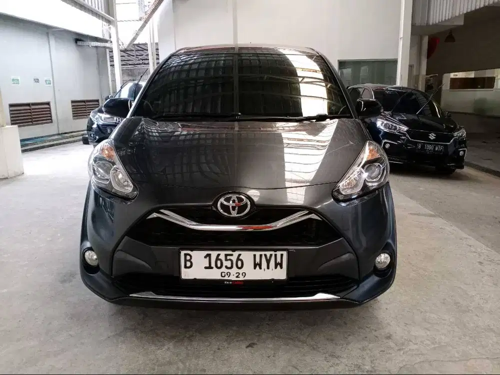 Toyota Sienta V AT 2021 Abu-abu PREMIUM B1656WYW