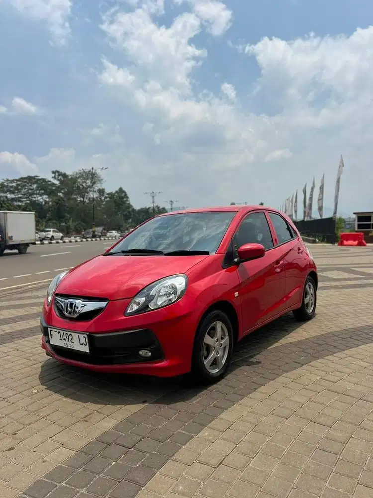 Brio 1.2 E 2014 merah