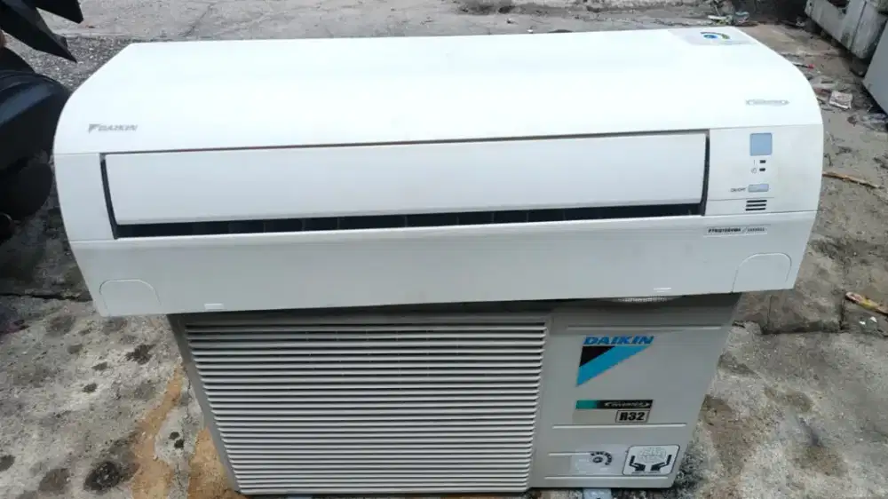 Ac merk daikin 1/2 pk