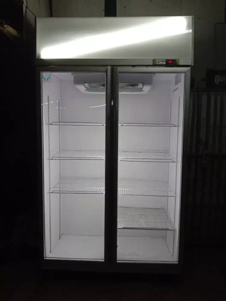 Showcase 2 pintu Gea expo 1050