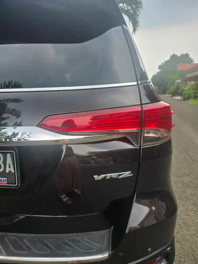 Dijual mobil fortuner 4x2 diesel AT 2016