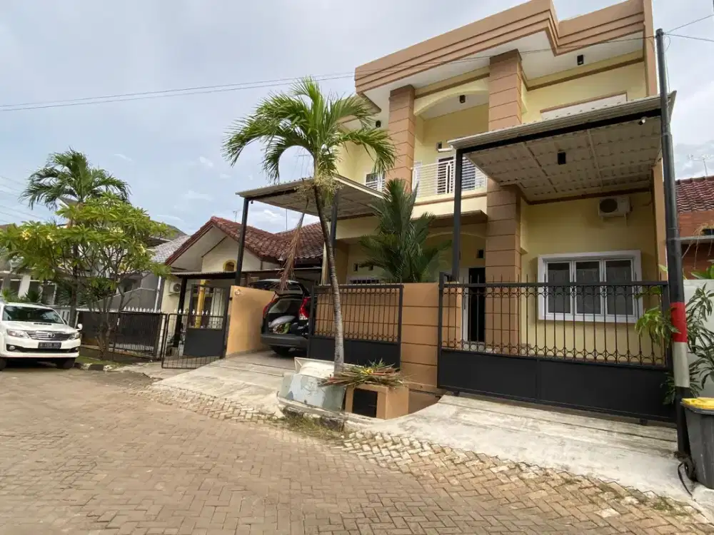 Rumah besar, cantik siap huni dan Furnished dalam Cluster