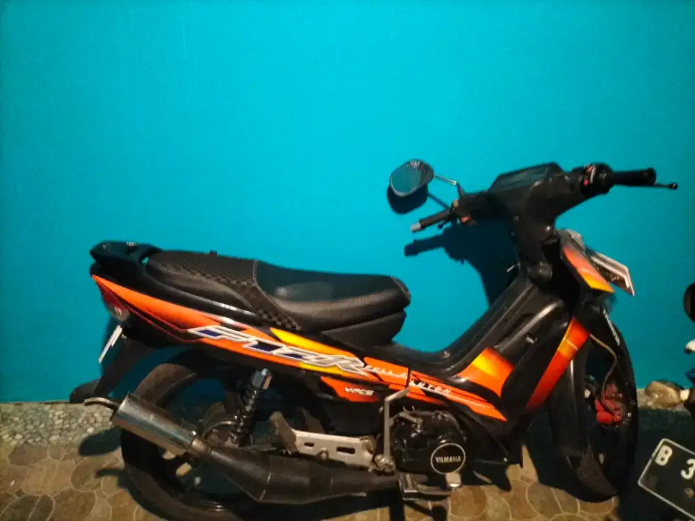Yamaha fizr r standar